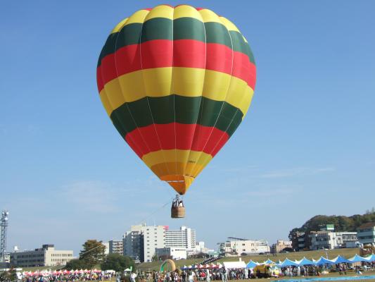 標高1,550ｍのリゾートホテルで熱気球？！空から秋の絶景を満喫！！