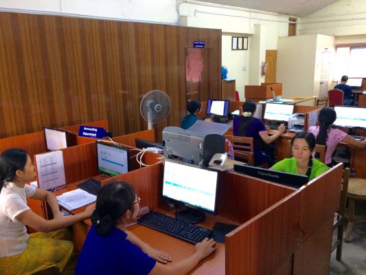 日本企業初、ミャンマーのマイクロファナンス向け経営情報システムが稼働開始 ～現地 NGOと共同開発、18,000世帯の貧困削減を支援～