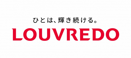 最高級天然木がかもし出す美しい色彩、 匠の技が作り上げる流麗な曲線