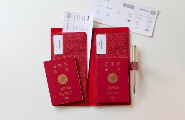 ふたりの旅の二人用パスポートケース「futari passport」を、全日本空輸株式会社ANA WonderFLYオンラインショップから6月6日販売開始！