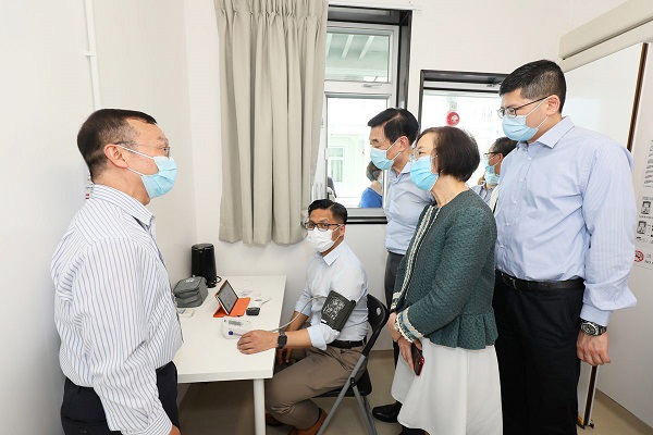 新型コロナウイルス感染者を受け入れているHong Kong Hospital Authority（香港病院管理局）に、Ａ＆Ｄの通信機能付き血圧計「UA-651BLE」をご採用いただいています。